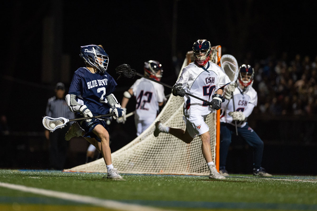 Billy Burton (left) looks to make his move. (Darin Reed photo.)