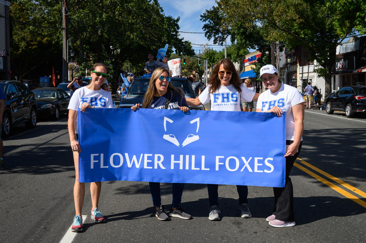 Flower Hill School in last fall's Homecoming Day parade. (Darin Reed photo.)