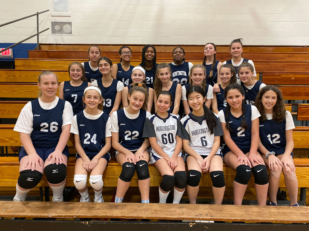  The Finley Middle School girls' volleyball team consisted of 20 high energy and enthusiastic players 