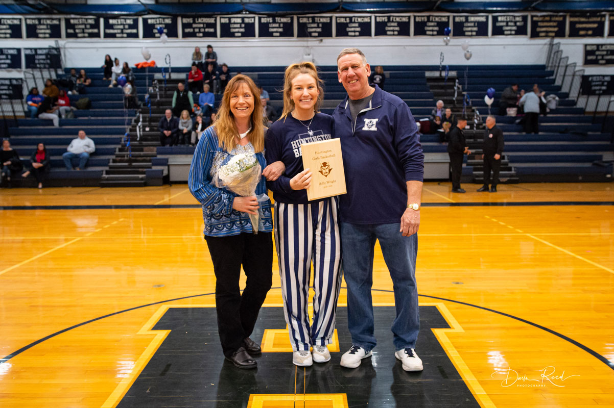 Holly Wright with her parents, Kathy and Billy on Senior Night. (Darin Reed photo.)