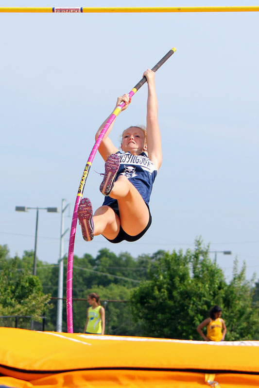 Nina Cartwright was a top pole vaulter for Huntington. (Mike Connell photo.)