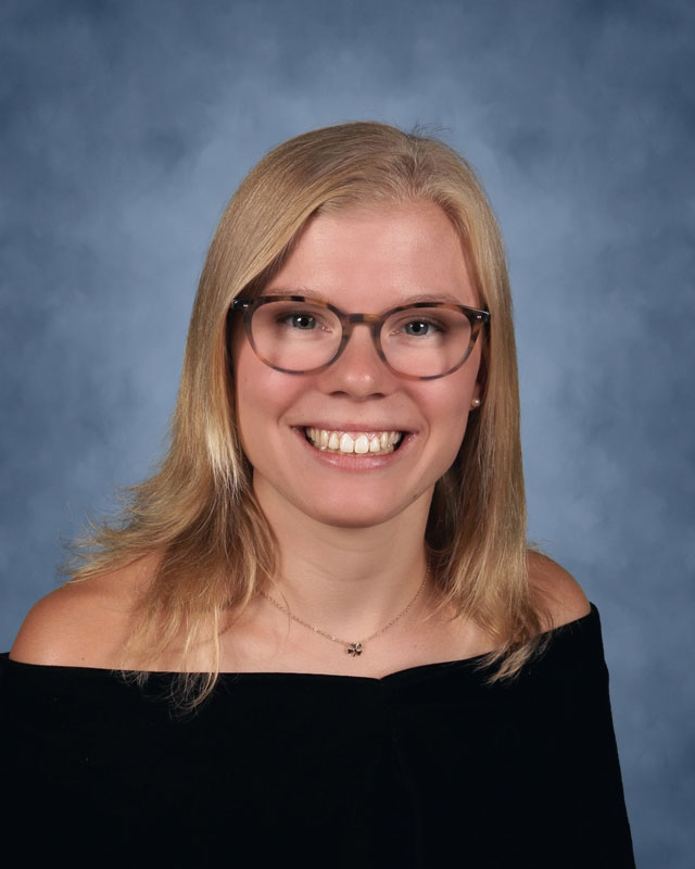 Huntington alum Emma Farrell has transferred to Molloy College to study nursing (1)