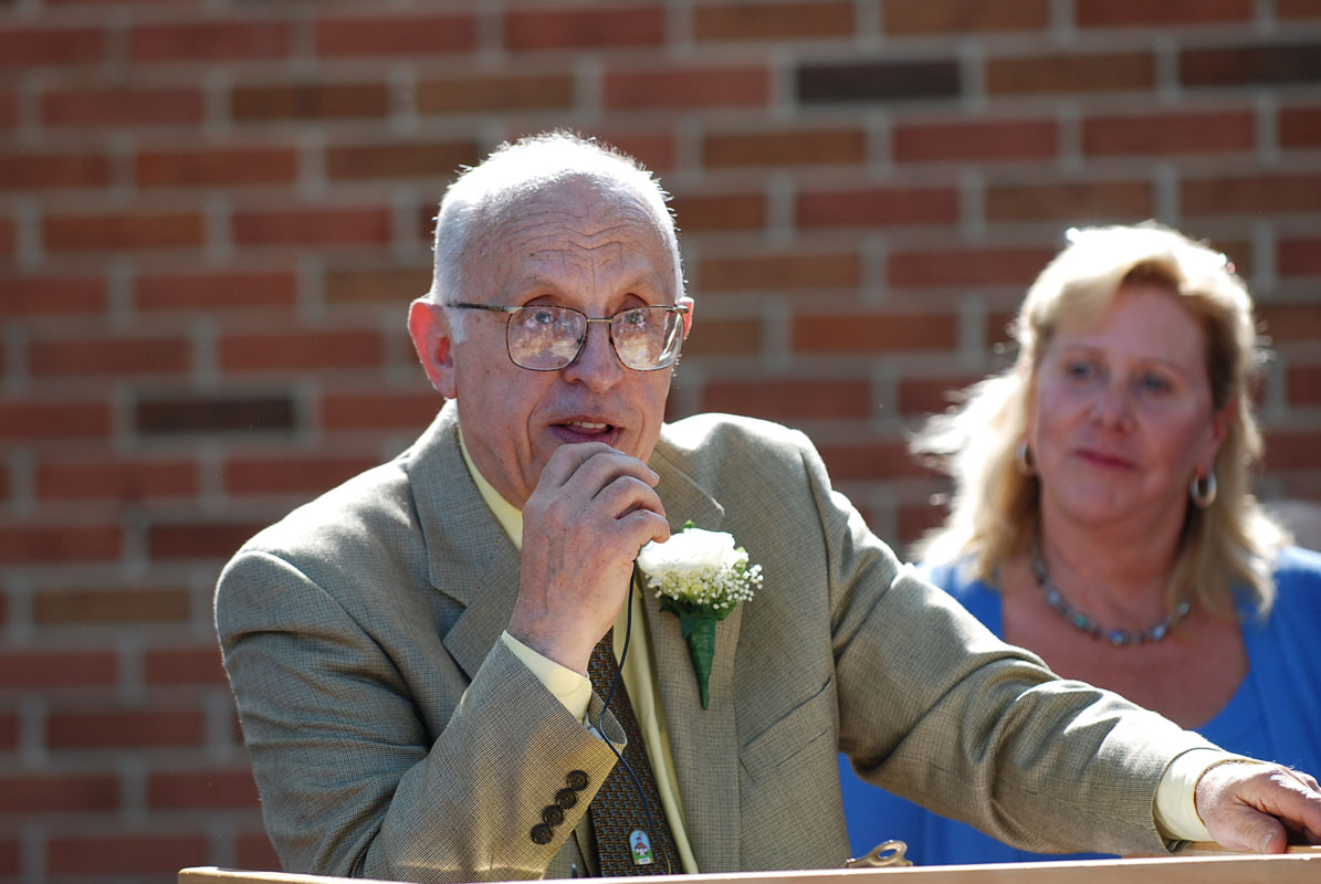 Jack Abrams mesmerizes the crowd at the school dedication in September 2008.