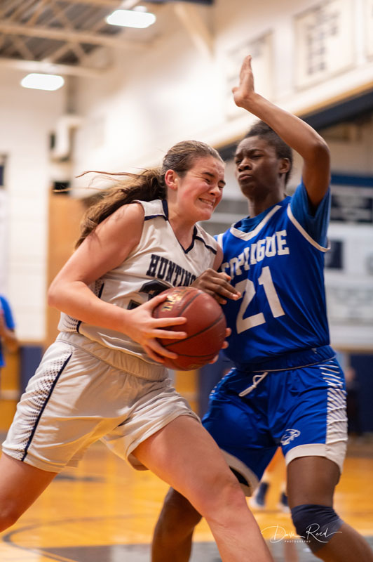 Emily Plachta makes her move to the basket. (Darin Reed photo)