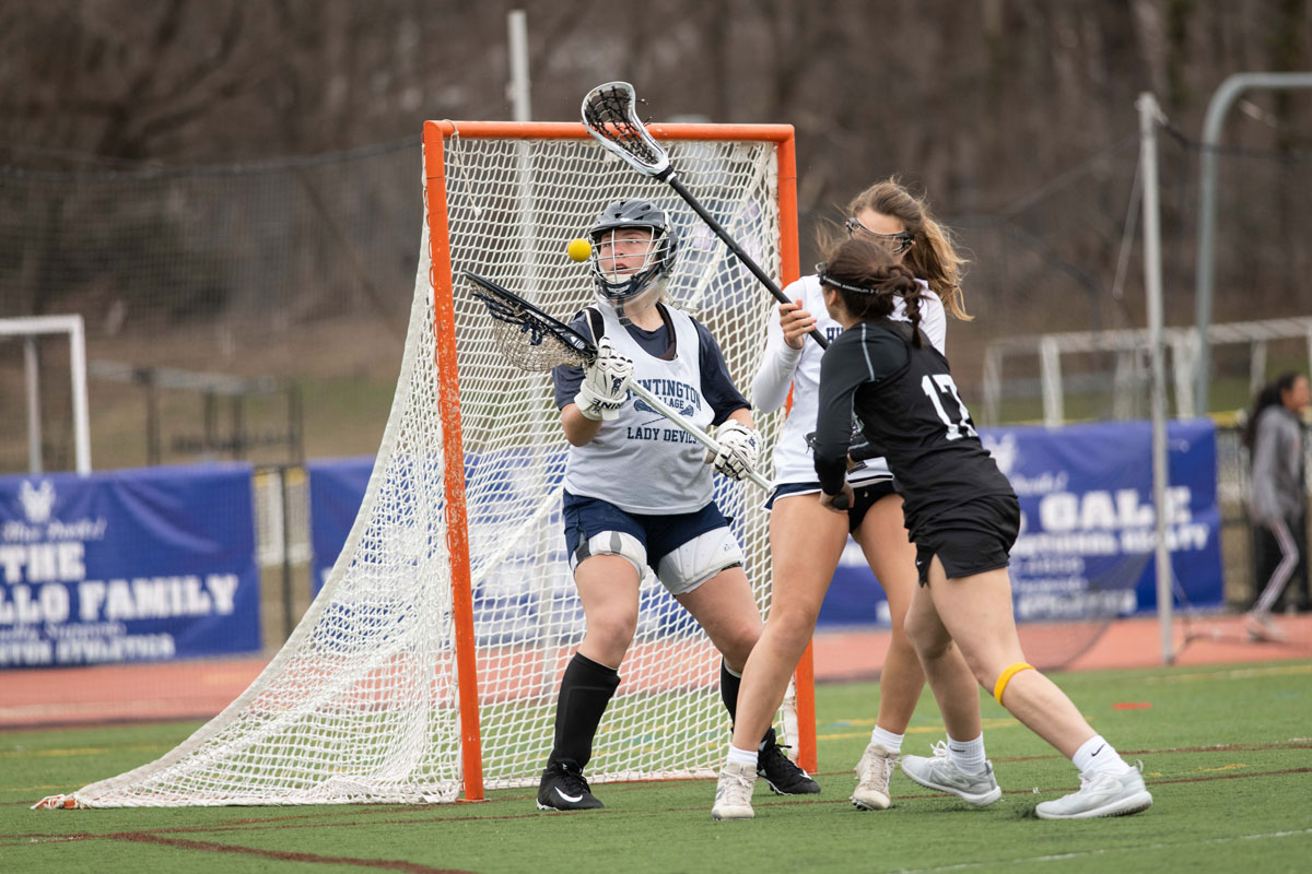 Maya Santa-Maria is Huntington's magnificent goalie. (Darin Reed photo) 