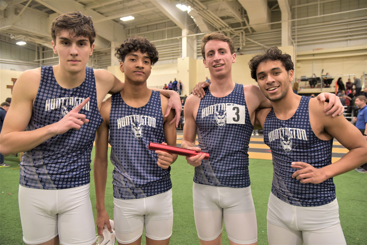 CJ Kiviat, Julio Martinez, Justin Stevens and Isaiah James ran away with the 4x400m relay championship 