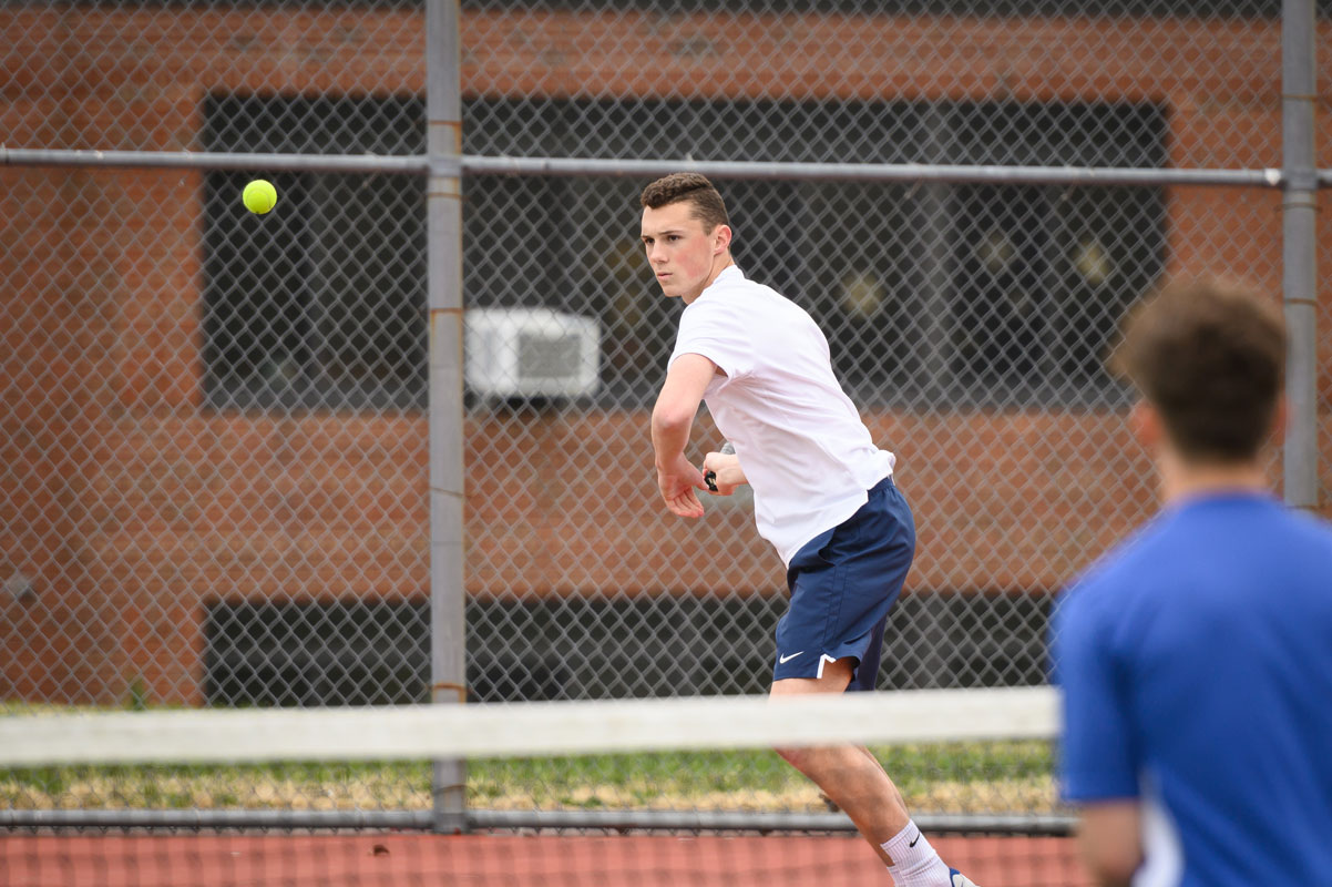 Matt Girimonti is on the ball for Huntington. (Darin Reed photo .)