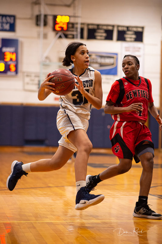 Makaylah Frazier races down the court with the ball. (Darin Reed photo)