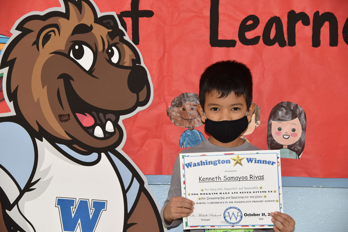 Washington Ways Award recipient Kenneth Samayoa Rivas.