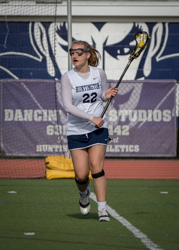 Charlotte Maggio has the ball for the Blue Devils. (Mike Connell photo.)