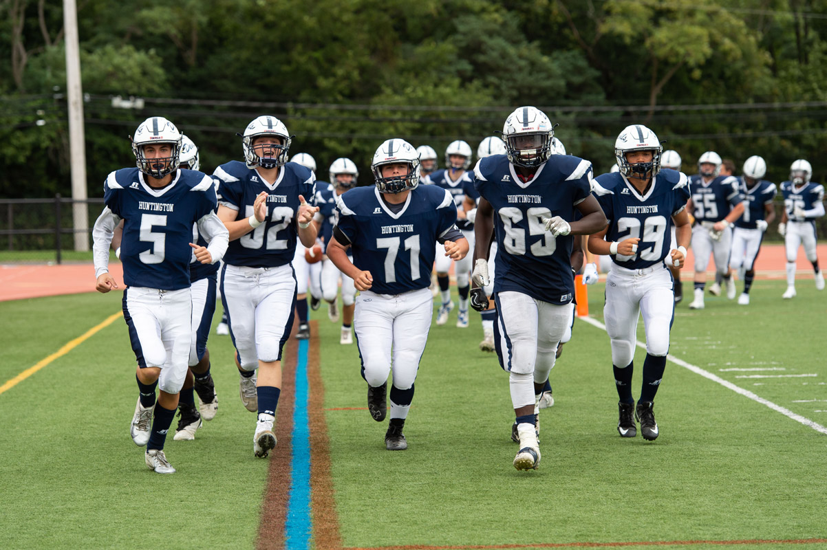 Here come the Blue Devils. (Darin Reed photo.)