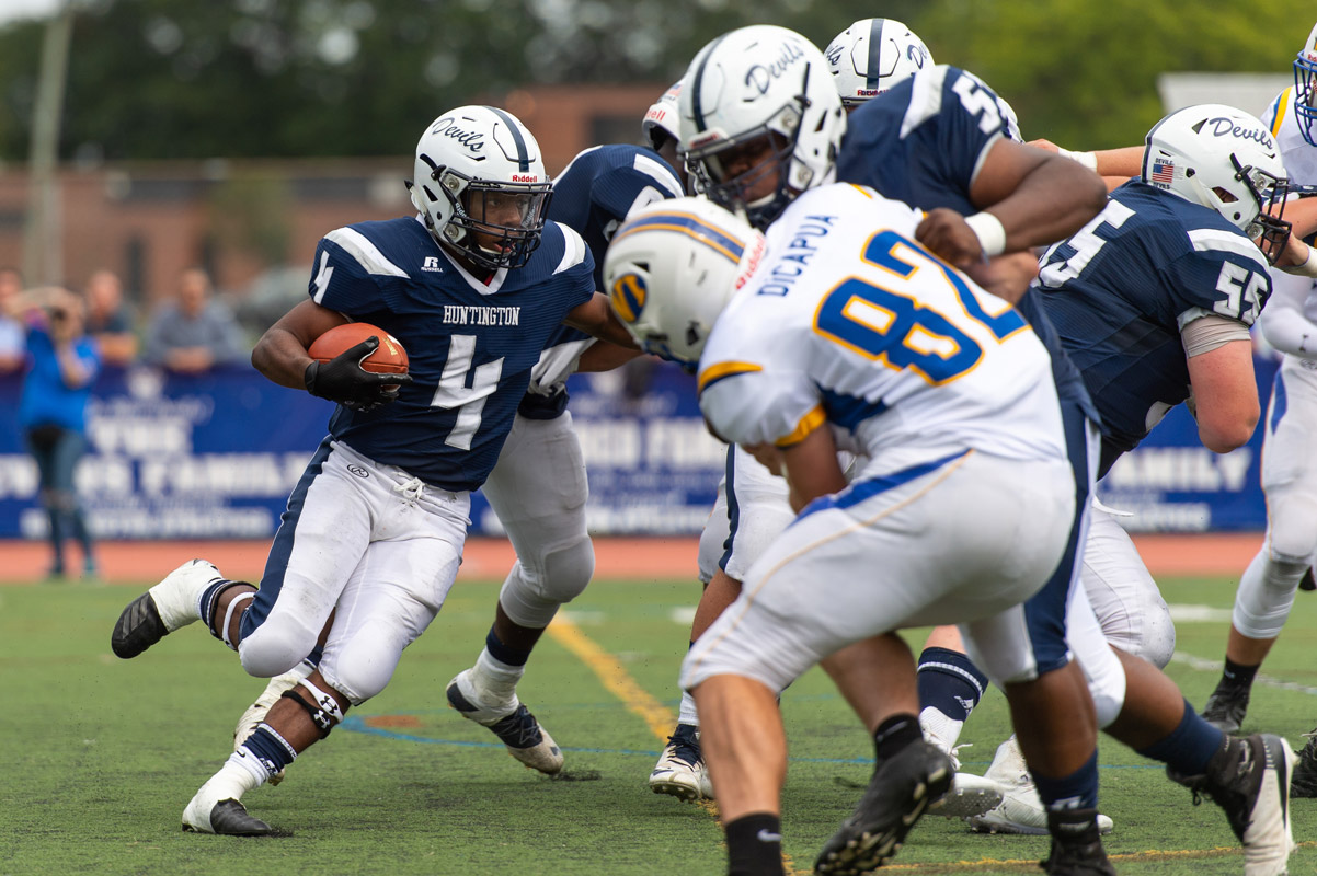 Nasir Youngblood gathers steam for the Blue Devils. (Darin Reed photo)