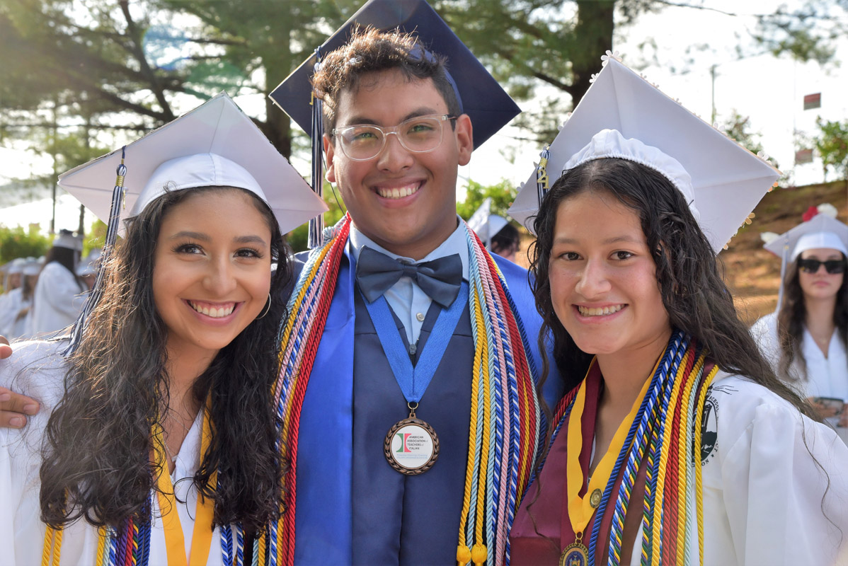 40th graduation image
