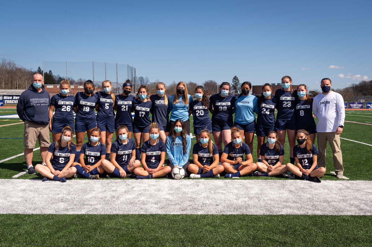 The 2021 Huntington High School varsity girls' soccer team. (Darin Reed photo)