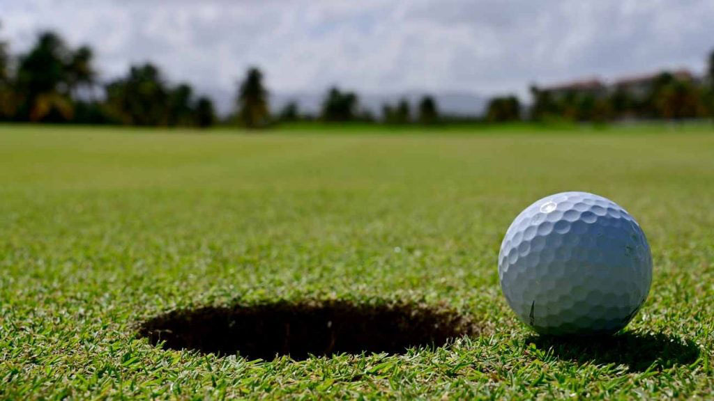 The Huntington High School golf program has rolled out the welcome mat for new golfers 