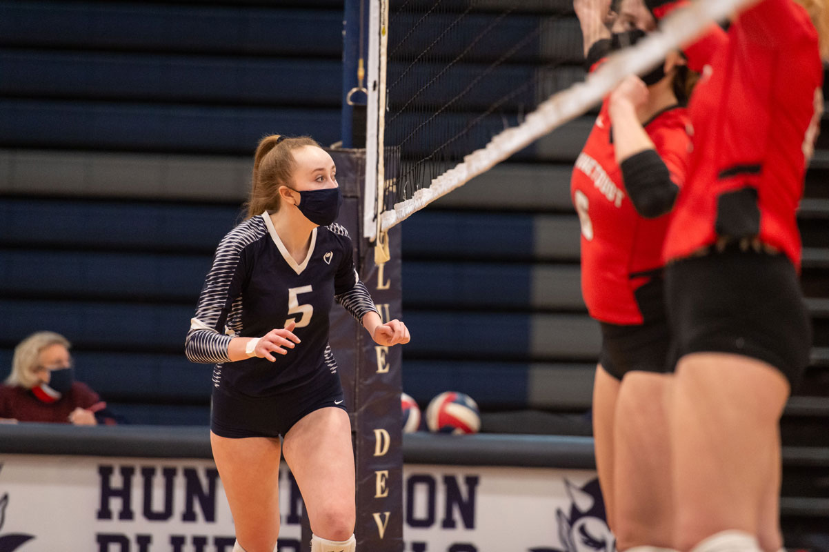 The varsity girls' volleyball team returns 10 veterans players this fall. (Darin Reed photo)
