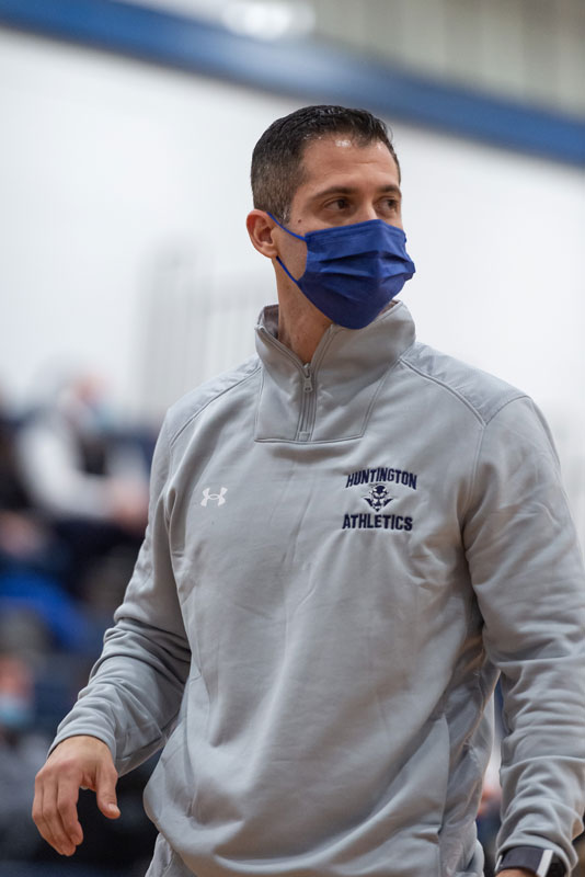 Huntington head coach Michael Kaplan. (Darin Reed photo.)