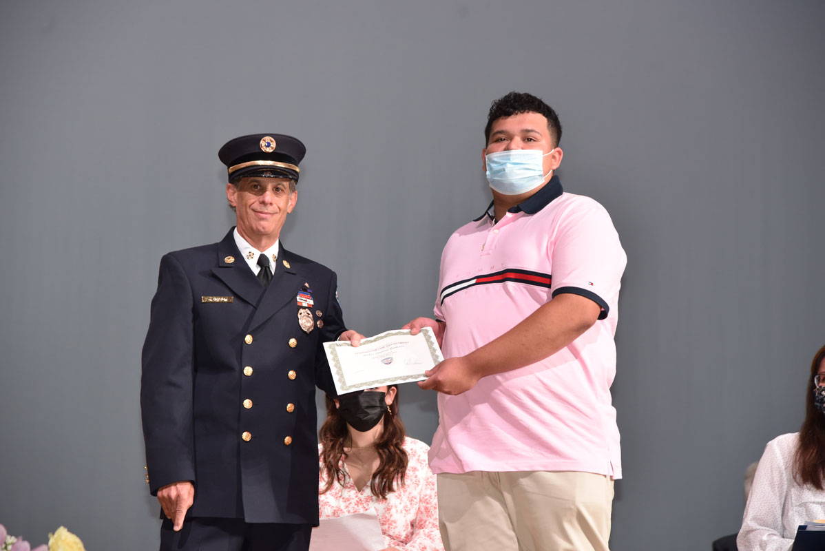 Mr. Saravia-Ramirez is this year’s recipient of the Howard H. Munson Memorial Scholarship Award
