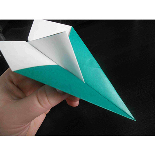  The Classic Dart paper airplane. 