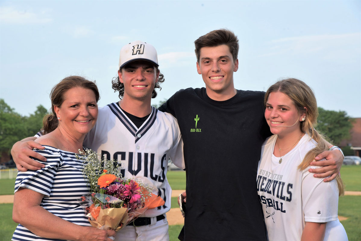 Alex Bellissimo and his family on Blue Devil baseball Senior Day 