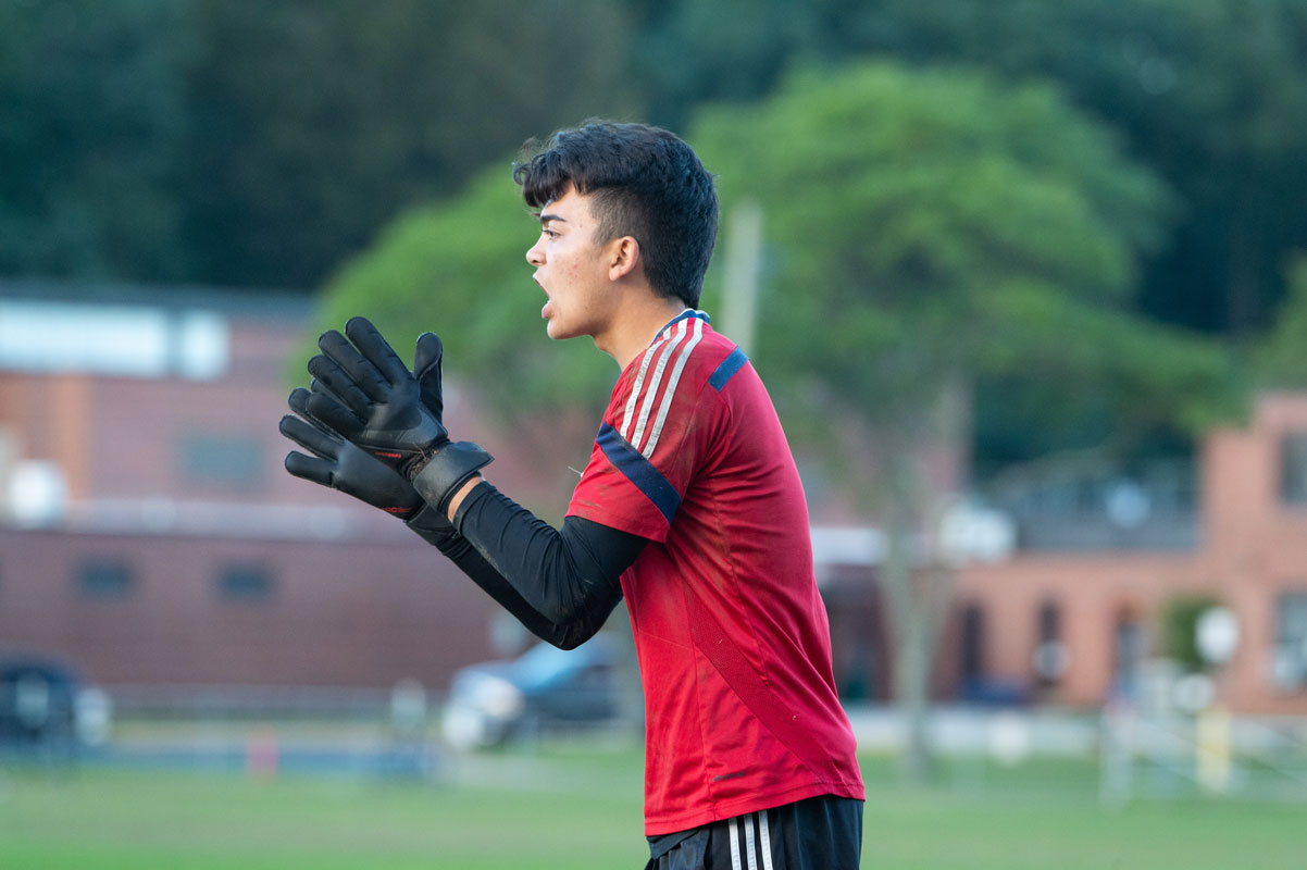 Huntington goalie Danny Alzate will lead the Blue Devils into battle. (Darin Reed photo)