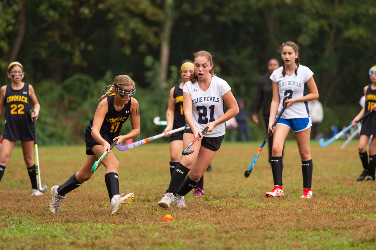 Finley and Commack battled it out under misty skies. (Darin Reed photo)