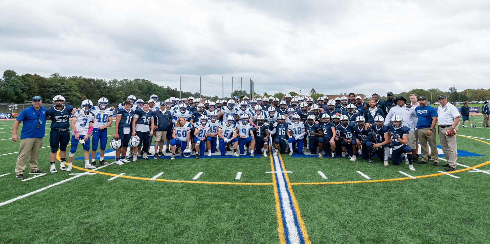 The Huntington and Long Beach teams gathered for a post-game photo. (Darin Reed photo.)