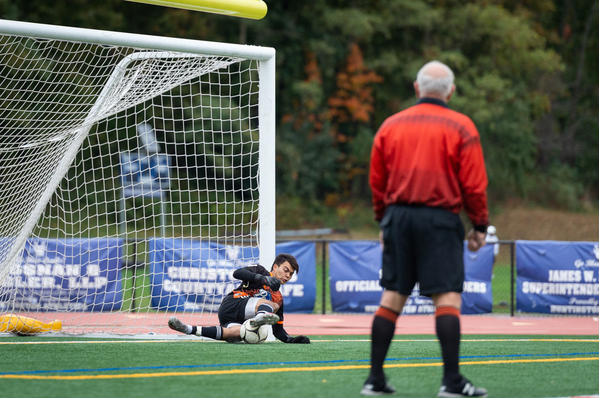 All-County goalie Danny Alzate stopped a blistering penalty shot. (Darin Reed photo.)