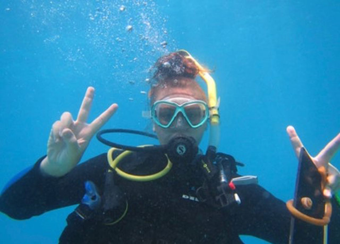 Sydney Cordeiro participated in a two week Bermuda Institute of Ocean Sciences internship 