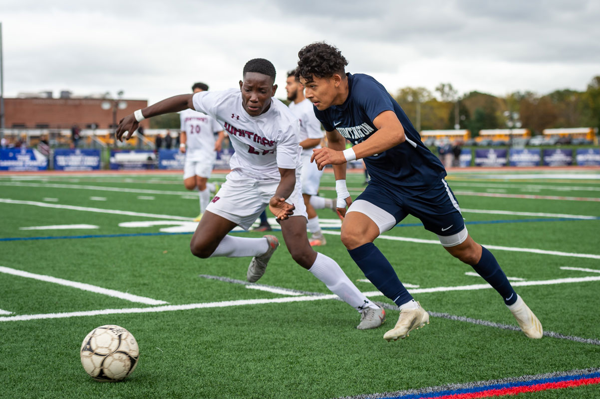 Senior Jeison Blanco Portillo looks to gain the edge. (Darin Reed photo.)