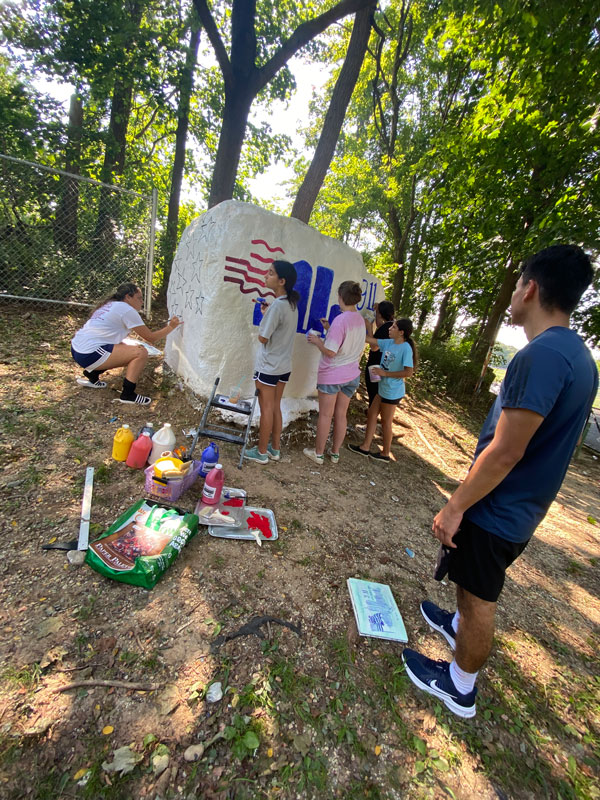 Art Honor Society members sprang into action prior to the first day of school.