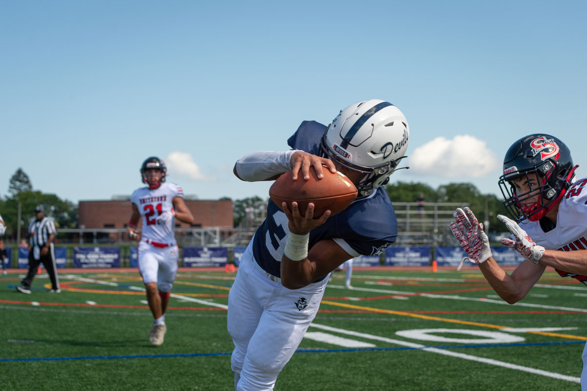Huntington will need some big plays to beat Smithtown West this week. (Darin Reed photo.)