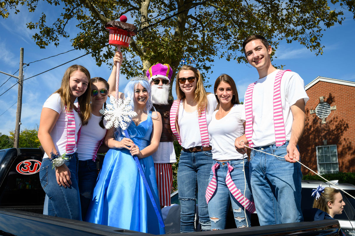 This incredible group of Huntington High School seniors really got into the spirit of Homecoming Day 2019. (Darin Reed photo.)
