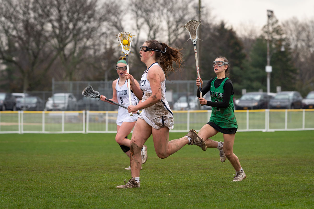 Huntington's Kayleigh Bender streaks to the goal. (Darin Reed photo)