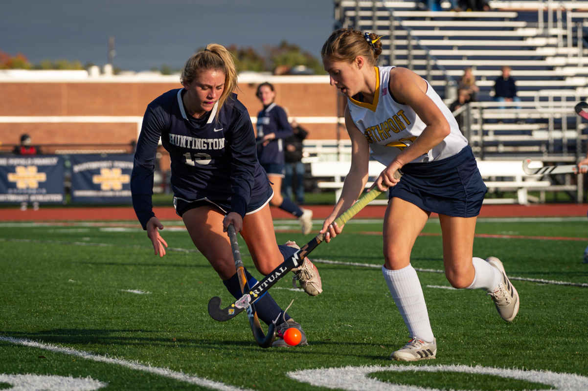 Grace Agrillo is on the ball for Huntington field hockey. (Darin Reed photo.)