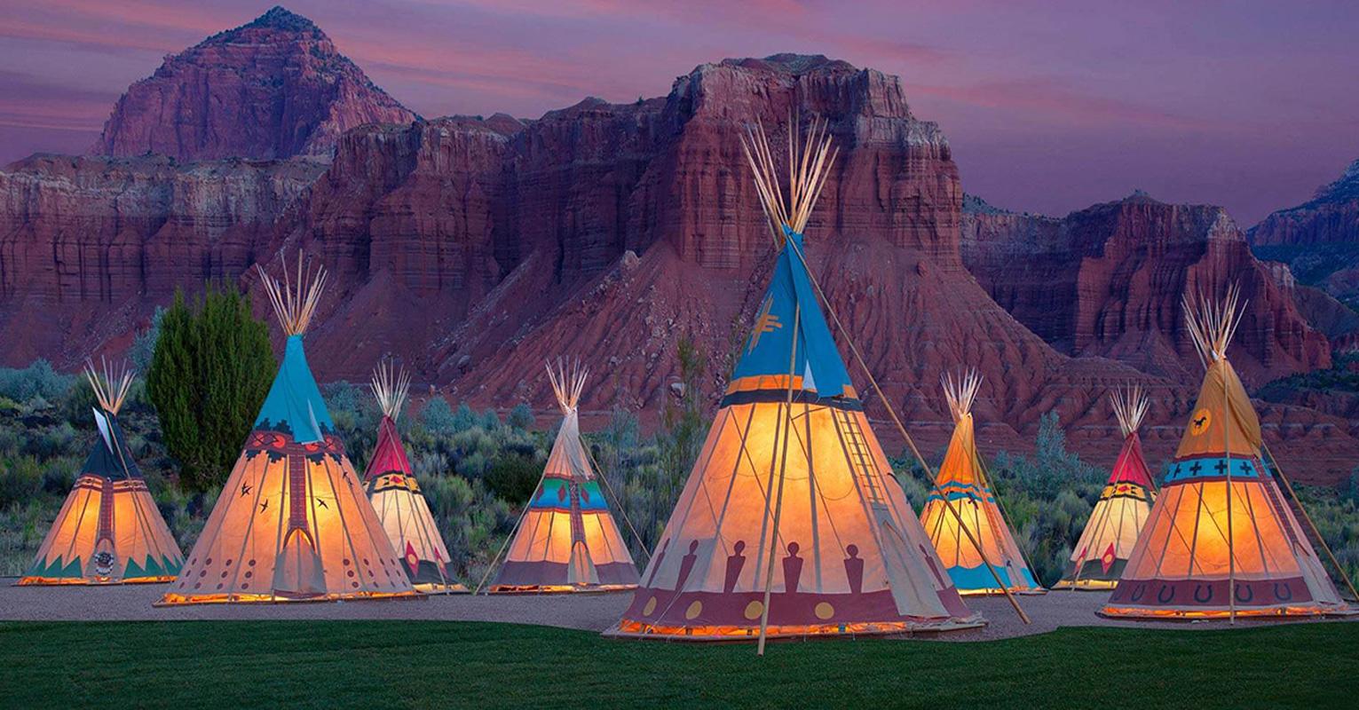  Washington students learn about Native American living in class.  