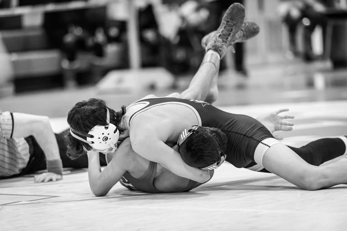 Huntington sophomore Sam Nicotra pinned his opponent. (Darin Reed photo.)