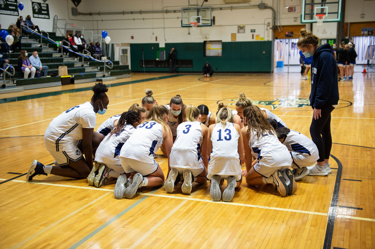 The Blue Devil girls' basketball team is 18-1. (Darin Reed photo.)