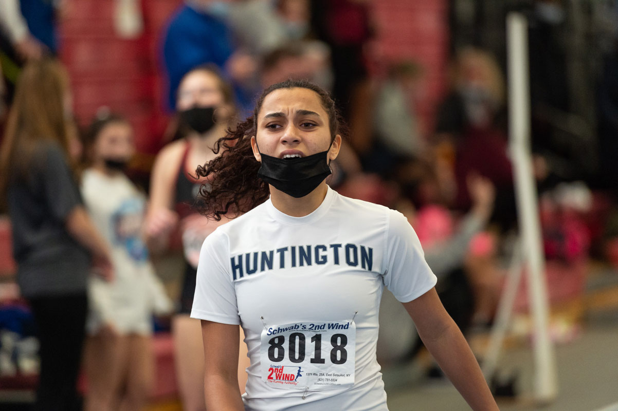 Elizabeth James is a member of the state qualifying 4x400m relay. (Darin Reed photo.)