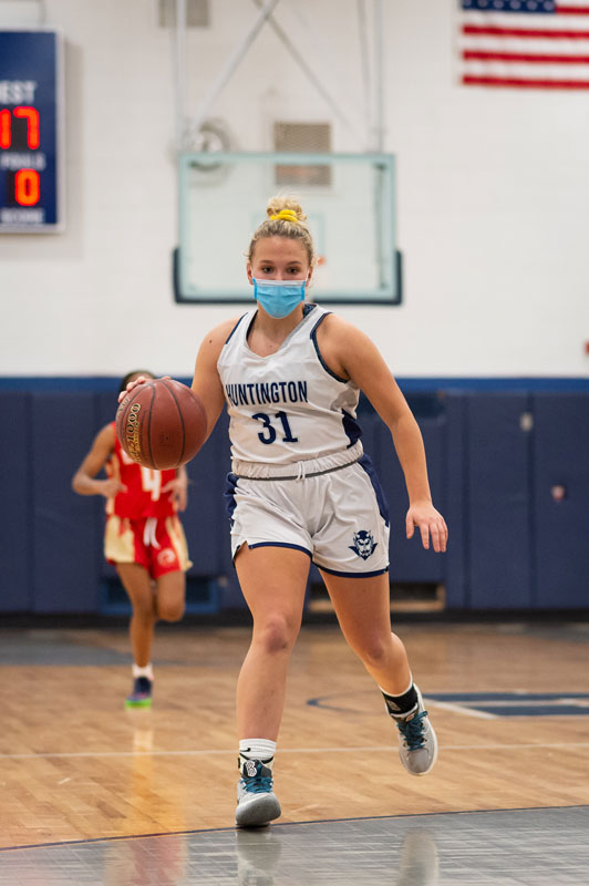 Senior Teddi Carnesi with the ball. (Darin Reed photo.)