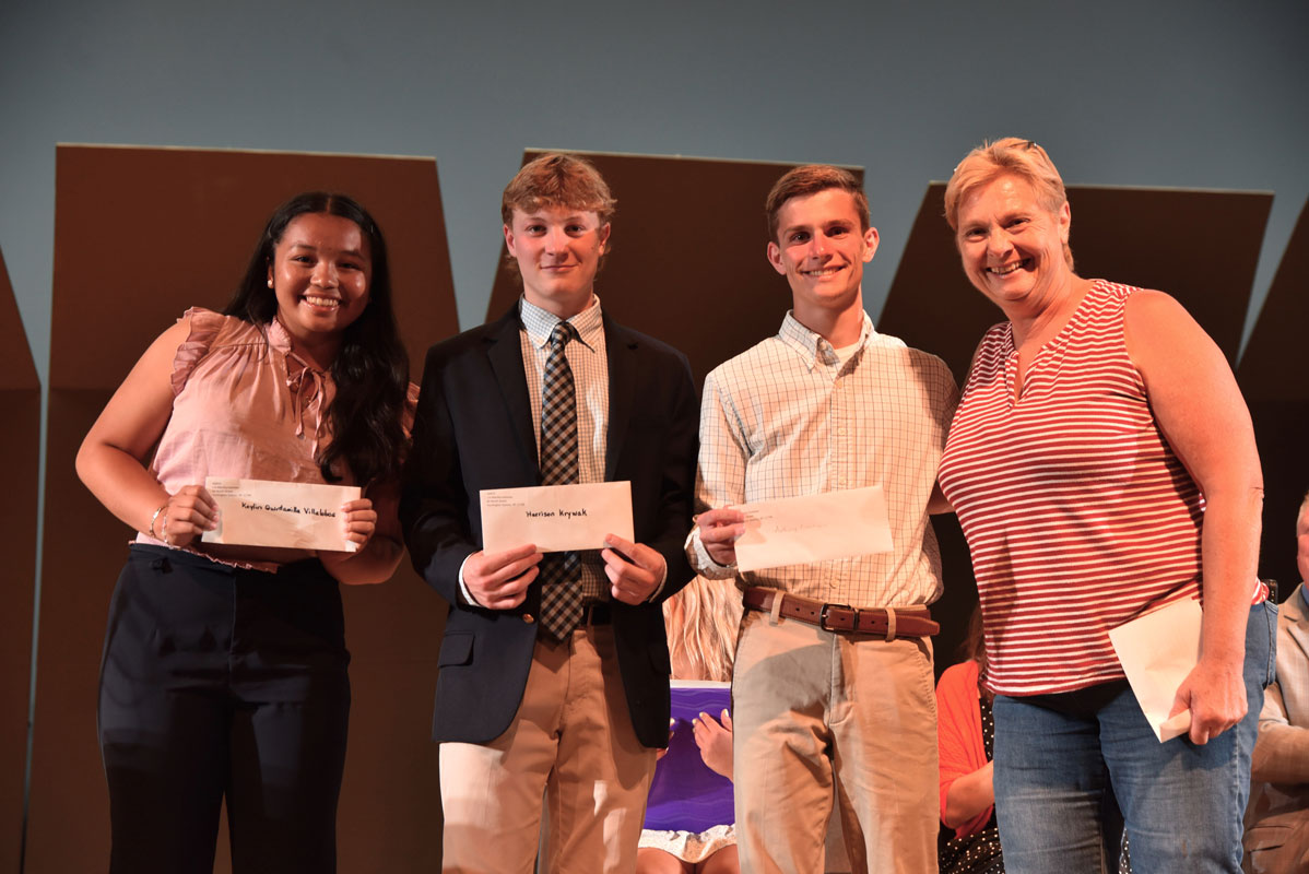 HARTE President Martha Ironman with the three 2022 scholarship recipients 