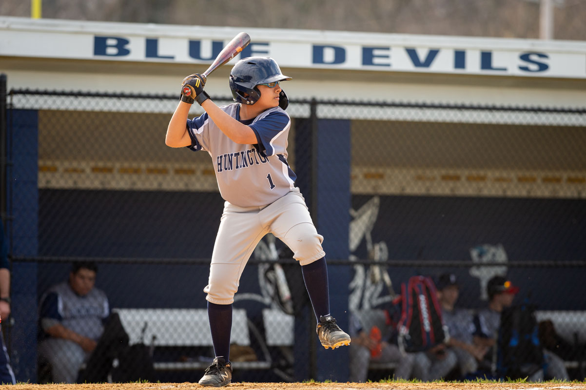 Huntington's JV batters had keen eyes. (Darin Reed photo)