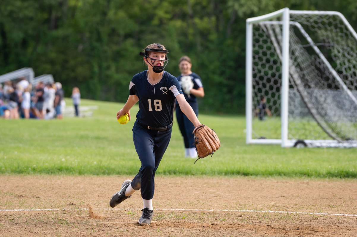 Gemma Bedell on the mound for Finley. (Darin Reed photo.)