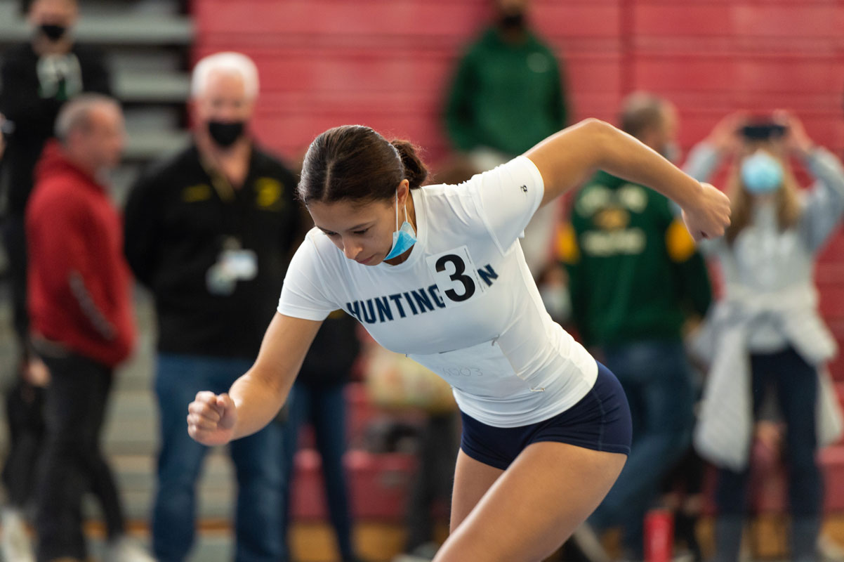 Huntington senior Analisse Batista won the 600m state championship on Saturday. (Darin Reed photo)