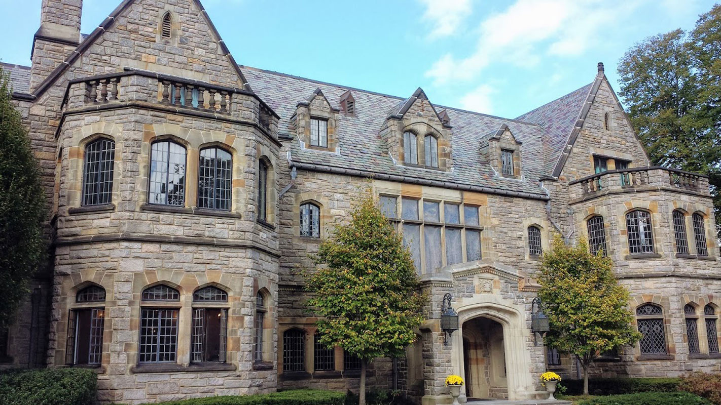 The Mill Neck Manor mansion.