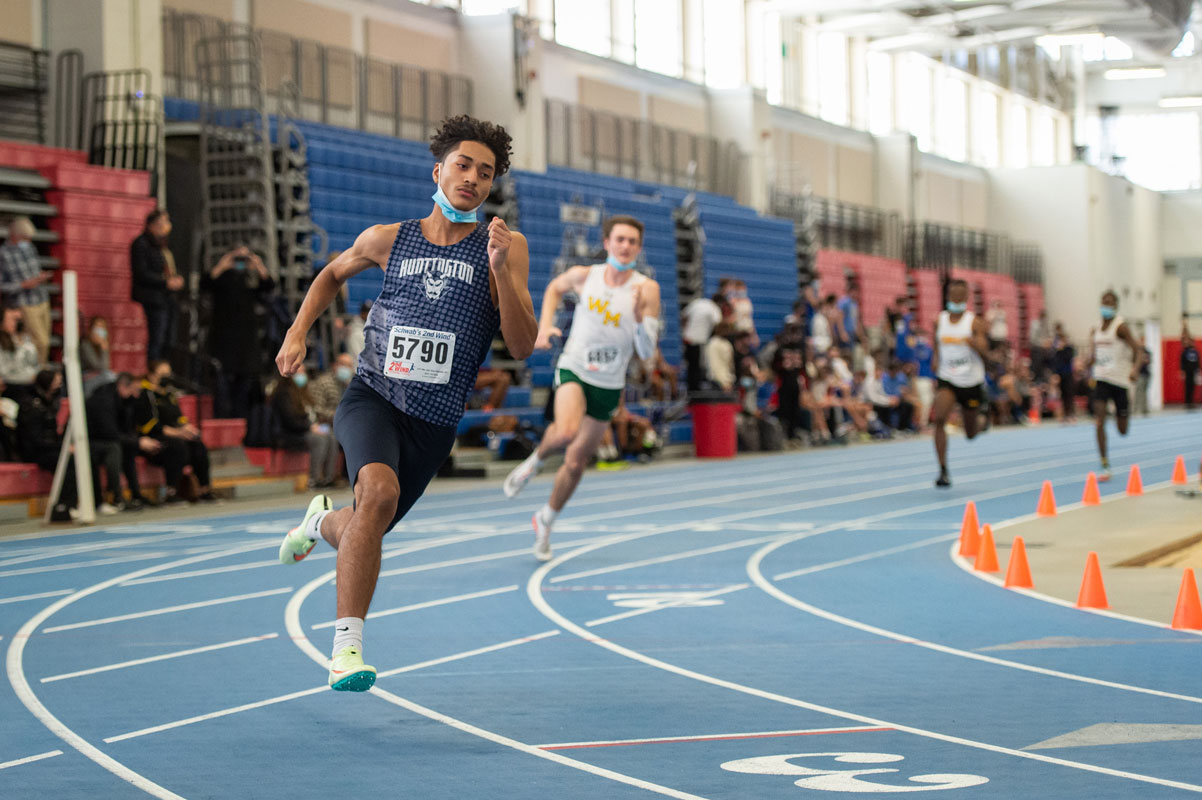 Julio Martinez makes the turn at Suffolk-West in Brentwood. (Darin Reed photo.)