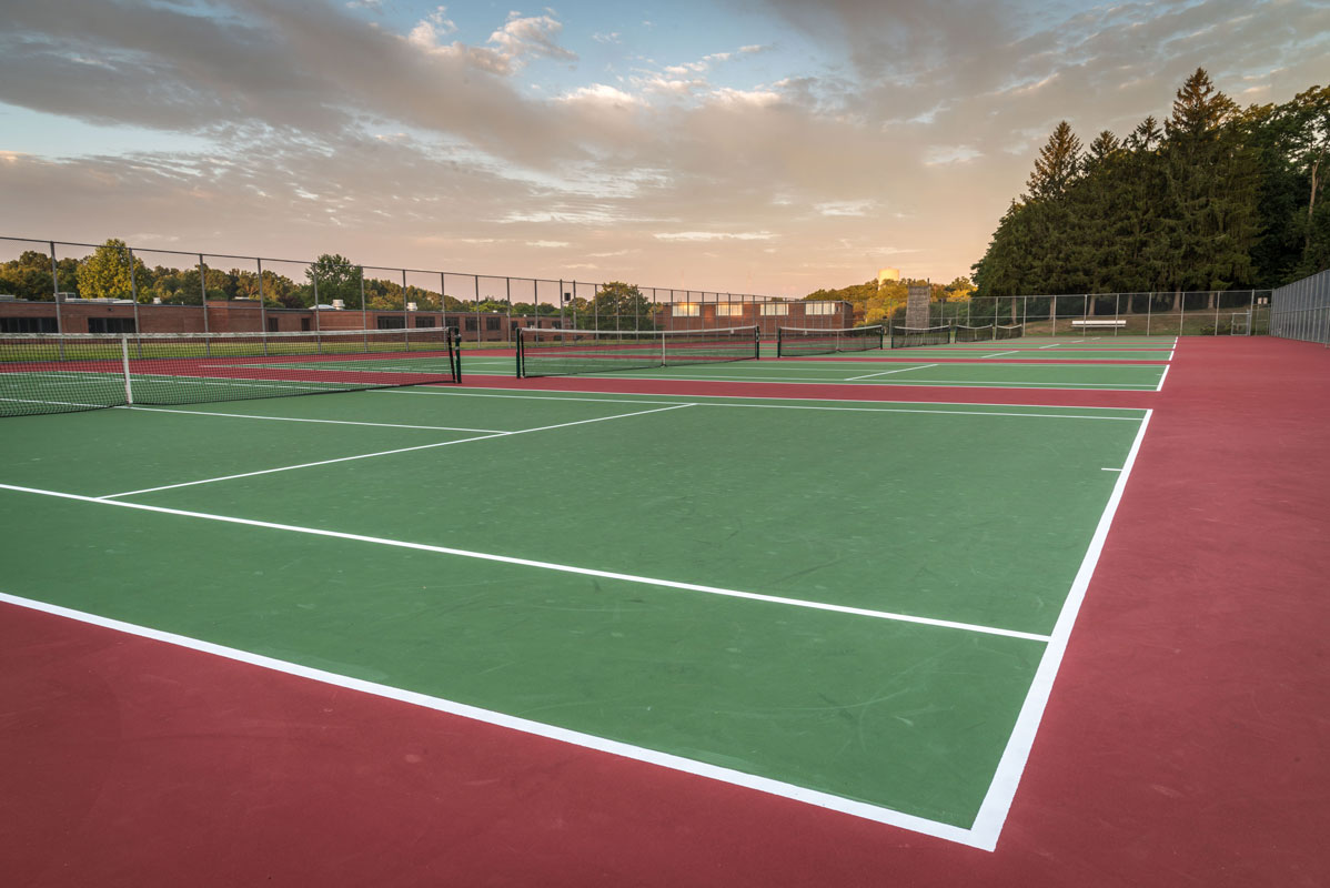 The Huntington JV boys' tennis team was competitive this spring. (Darin Reed photo)