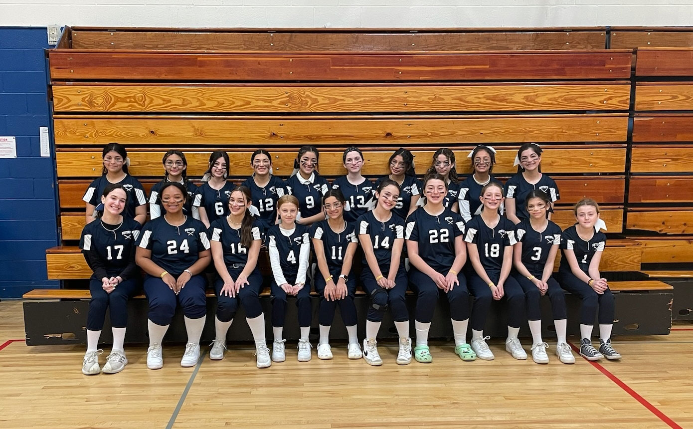 The 2022 J. Taylor Finley Middle School softball team