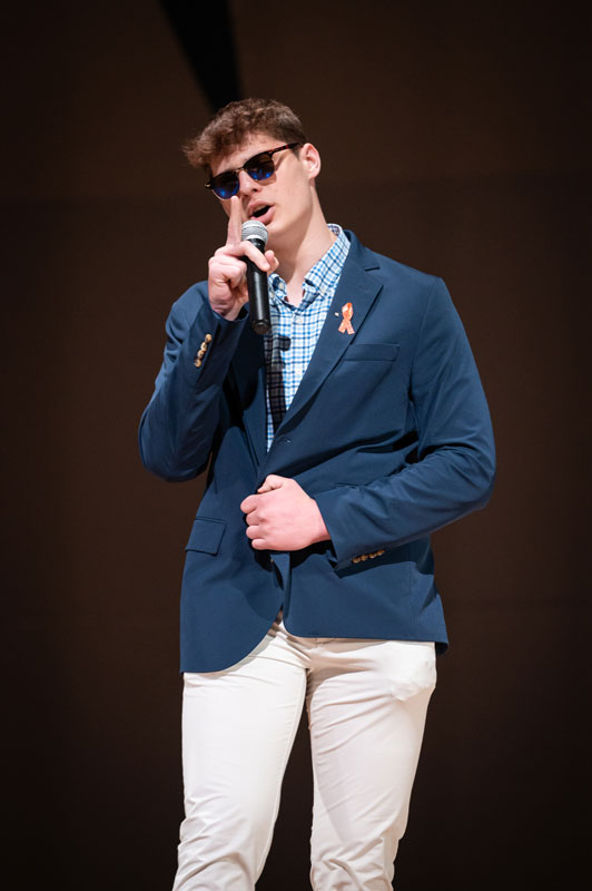 Charlie Girimonti's cover of Avicii's Wake Me Up got the crowd dancing. (Darin Reed photo.)