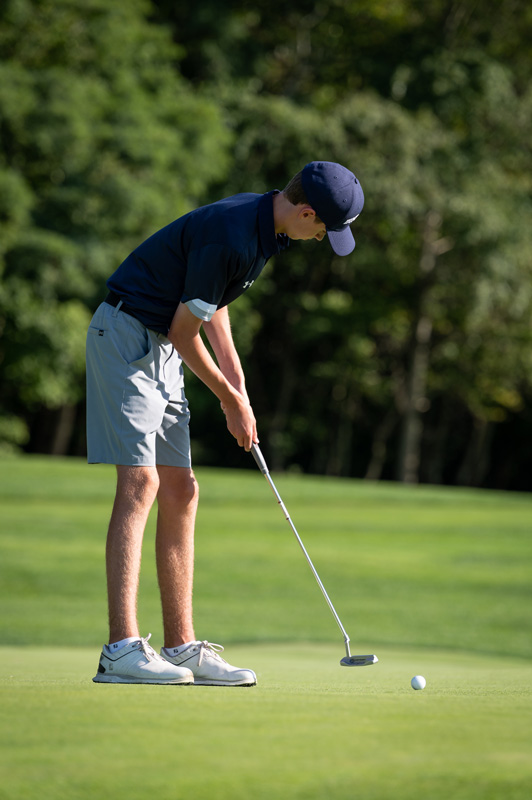  Huntington golfers like to do all the little things right. (Darin Reed photo.) 